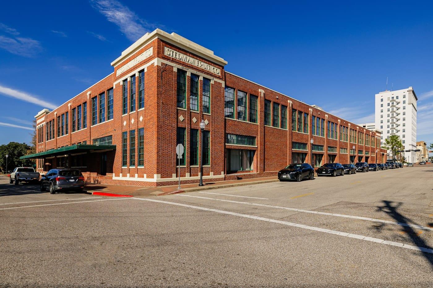 Storefront row with new lease activity